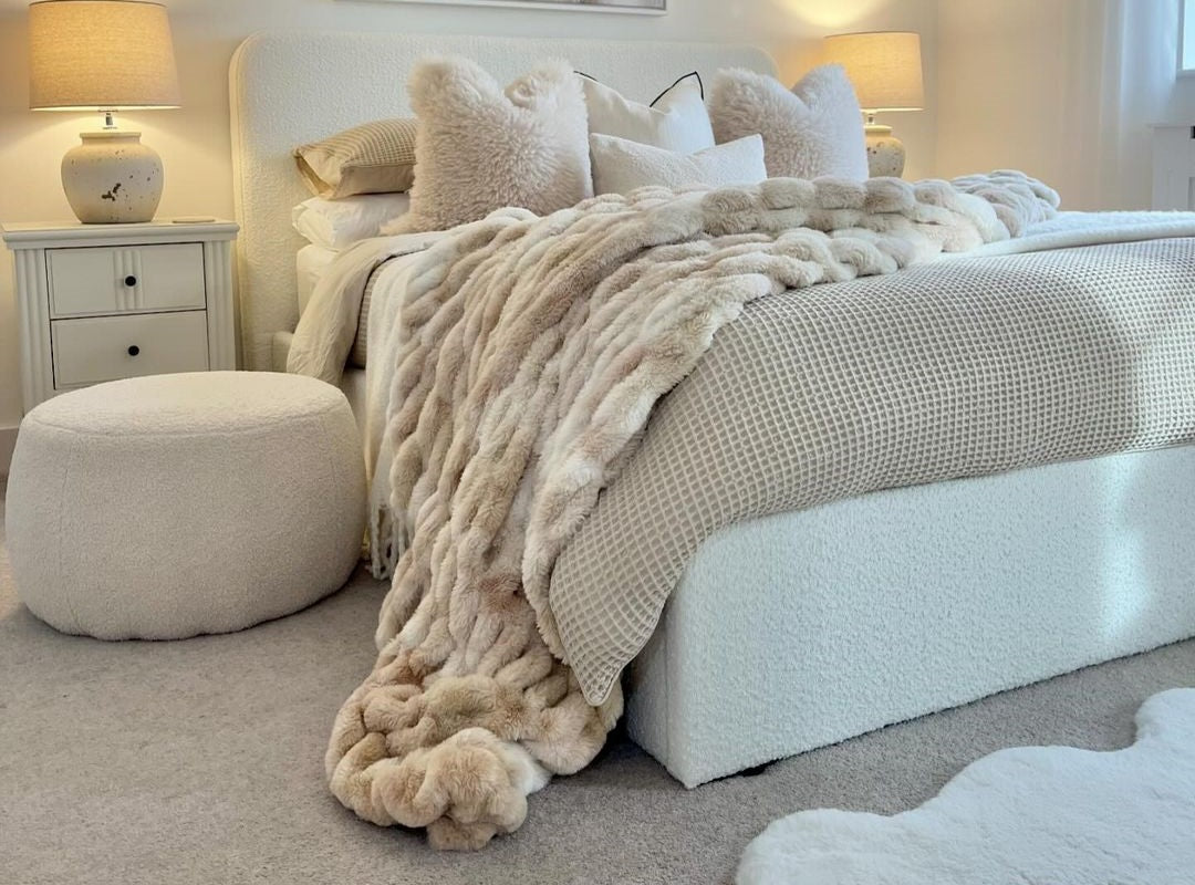 【Cleaning Guide】How to Properly Clean Your Faux Fur Blanket?