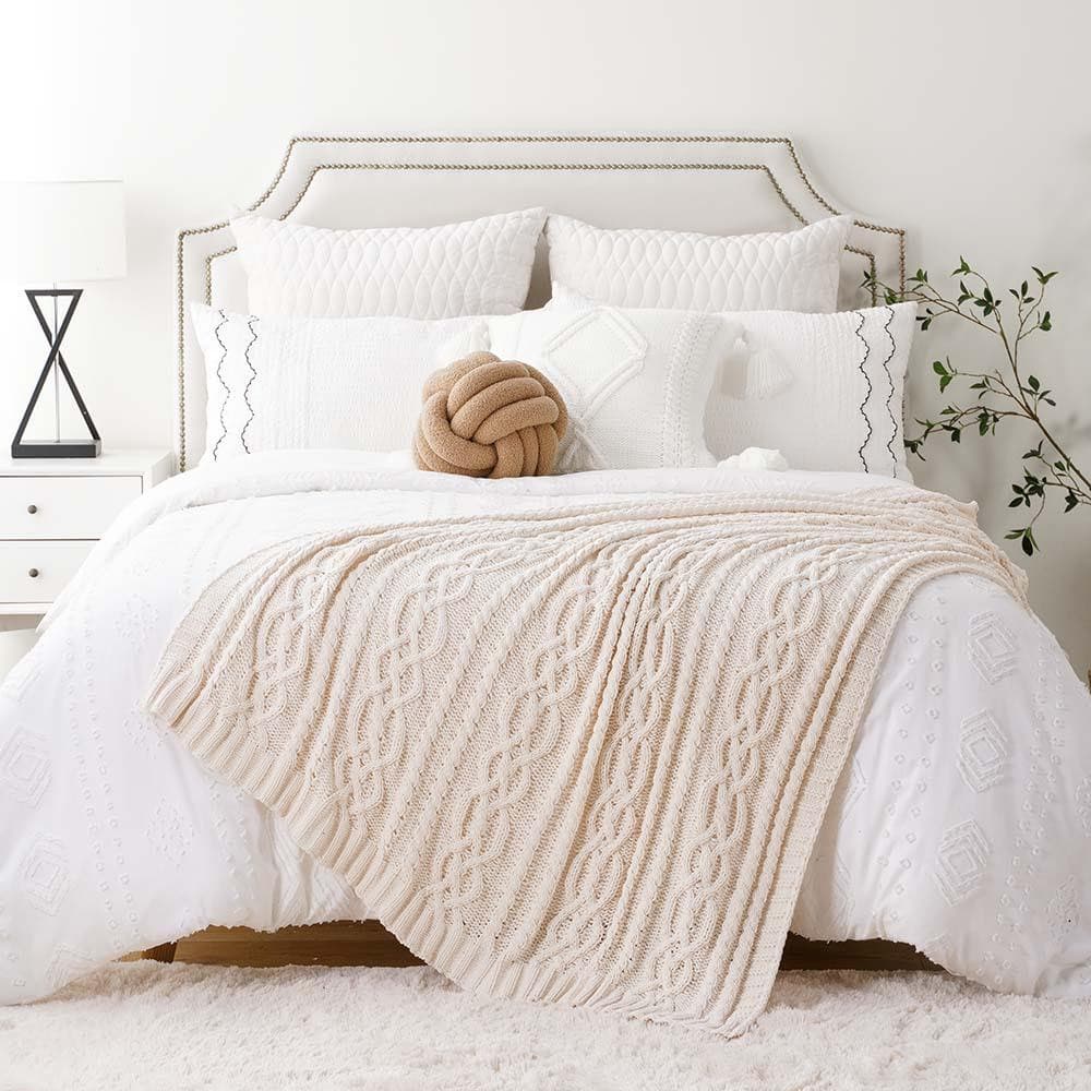 Chenille Cable Knit Tassel Throw Blanket: Cozy Comfort for Every Home