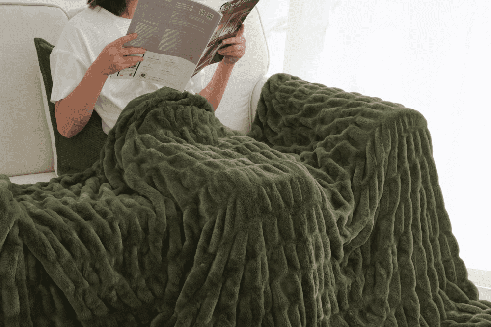 Bubble Faux Fur Blanket: What This Viral Texture Is and Who It Is For