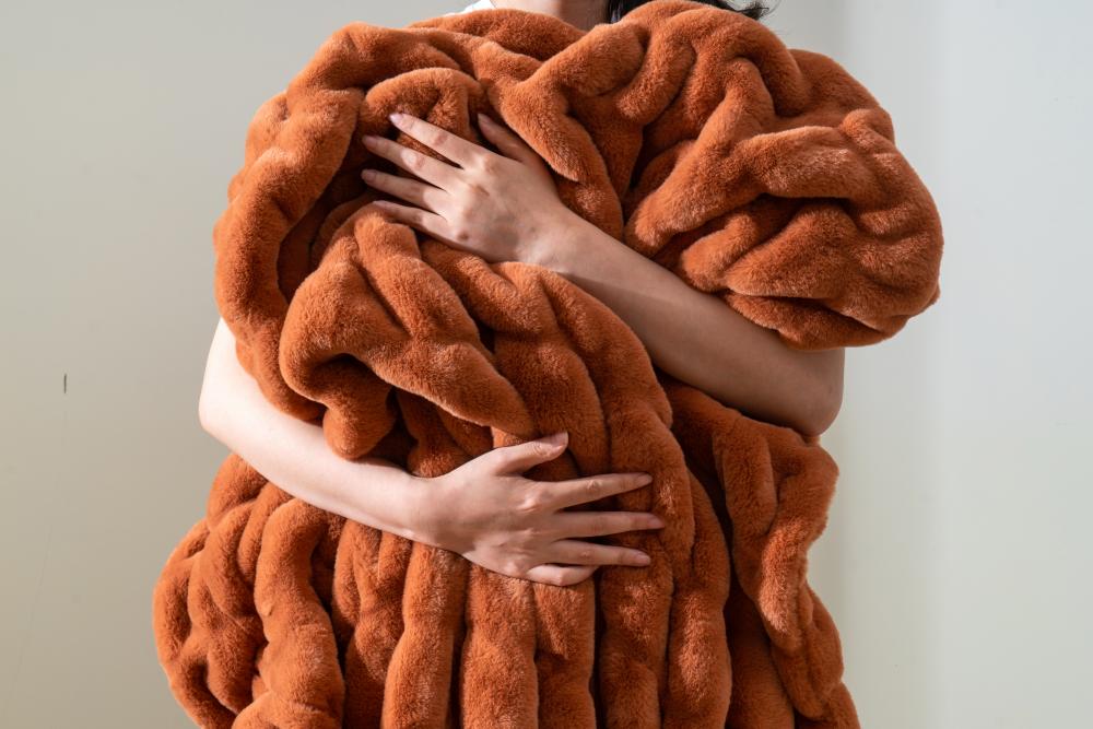 How to Care for Your Fluffy Blanket: Cleaning and Maintenance Tips