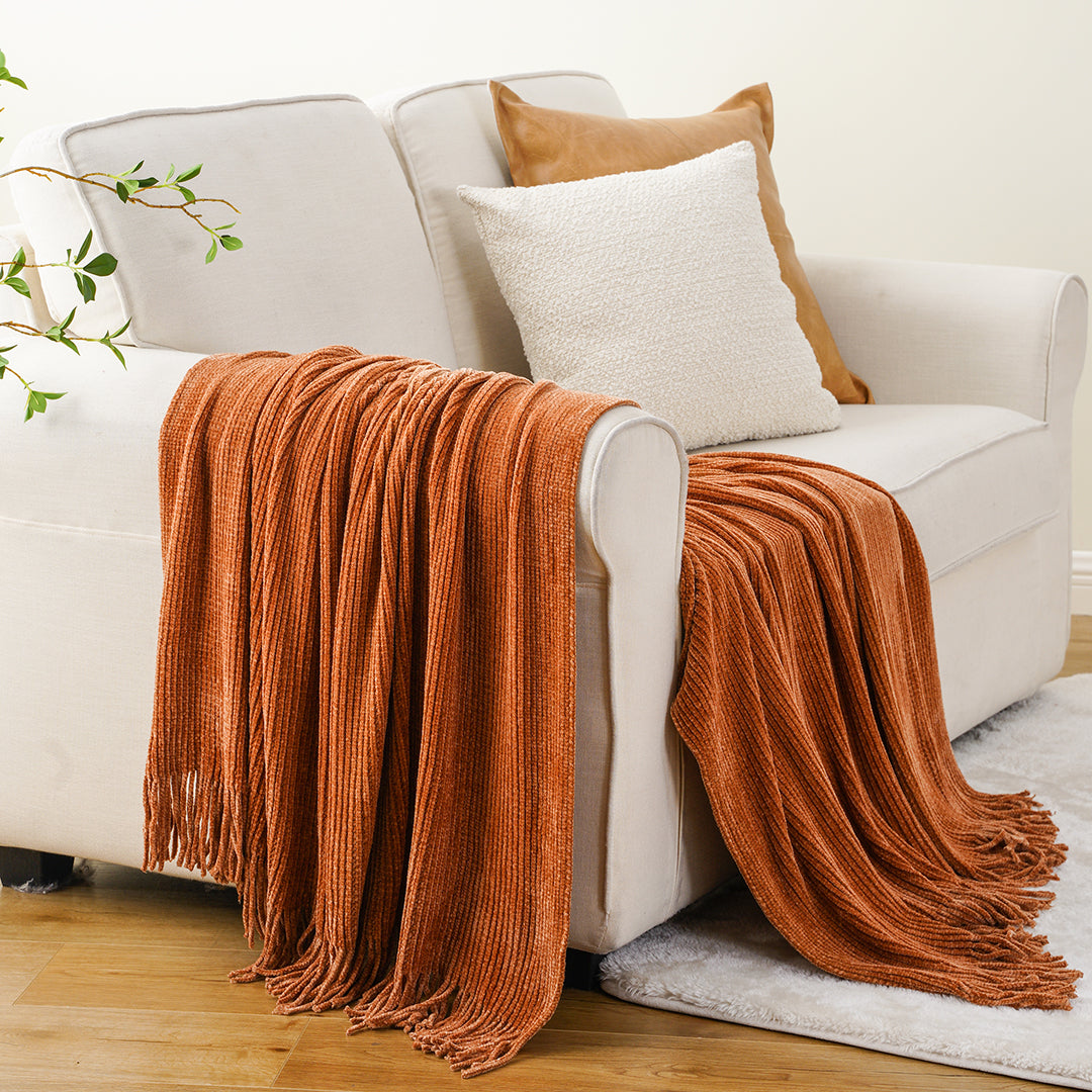 Chenille Throw Blanket: A Warm Note to Your Future Favorite Blanket