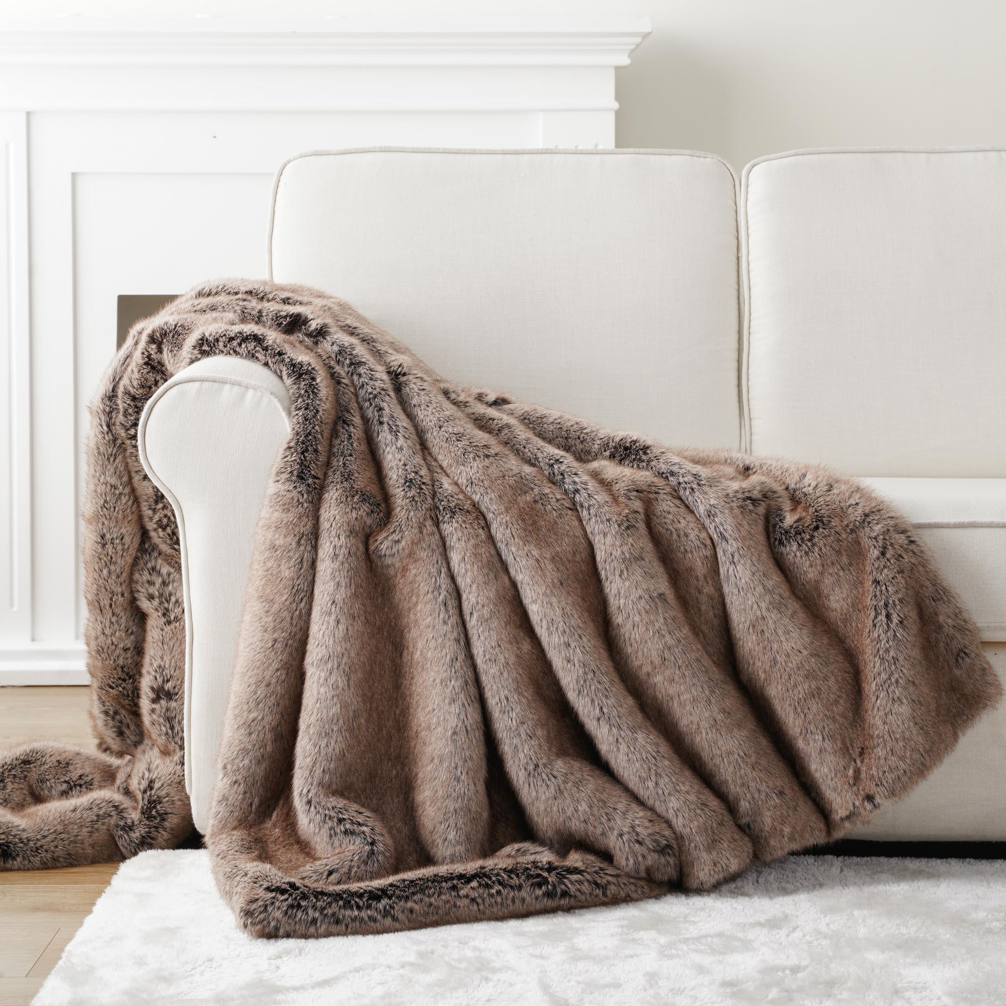 What is the Difference Between a Gravity Blanket and a Weighted Blanket?