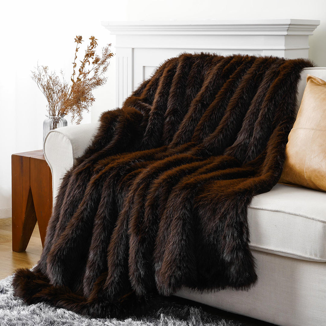 How to Dry a Faux Fur Blanket: Simple Care for Lasting Softness