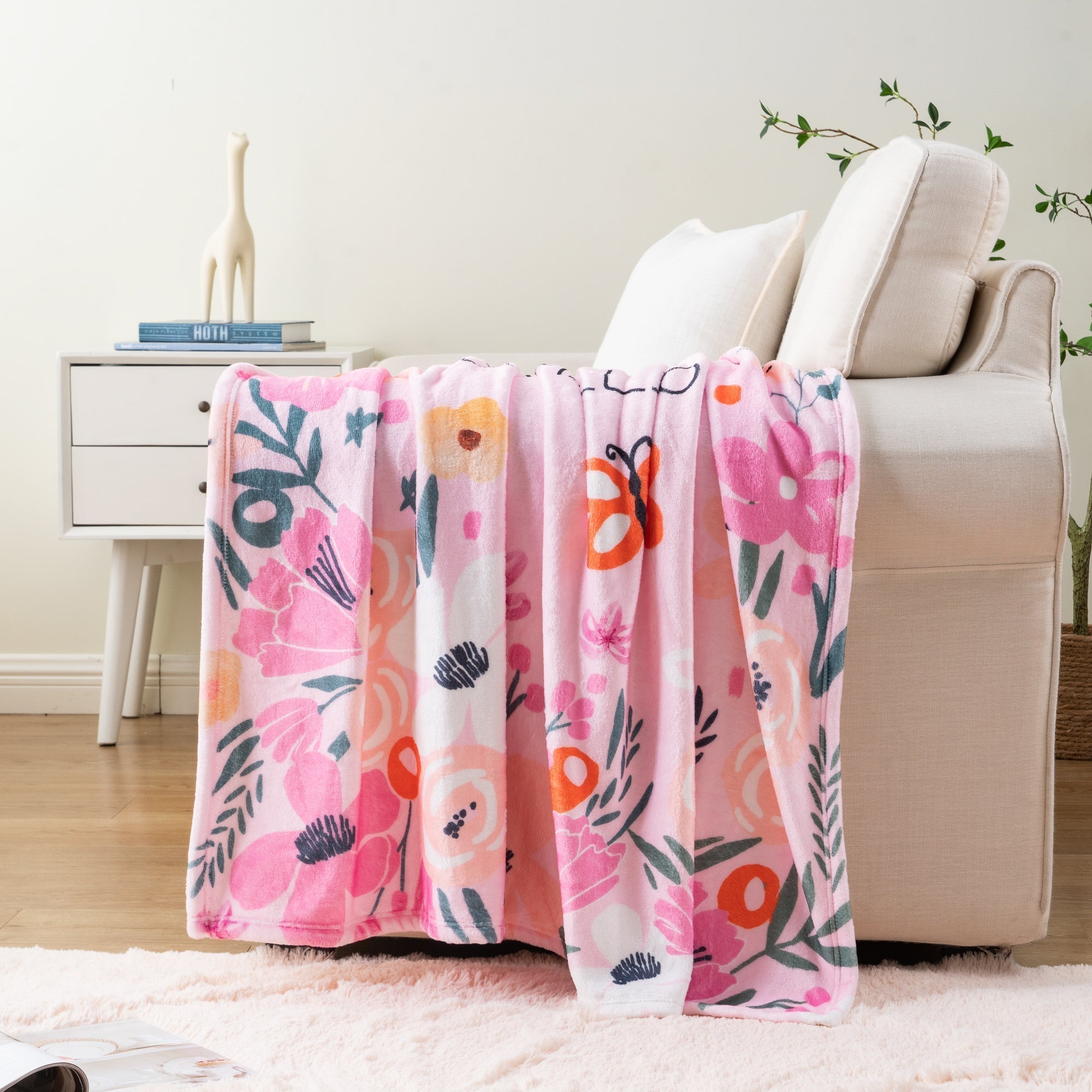 What is the Difference Between a Blanket and a Throw Blanket?