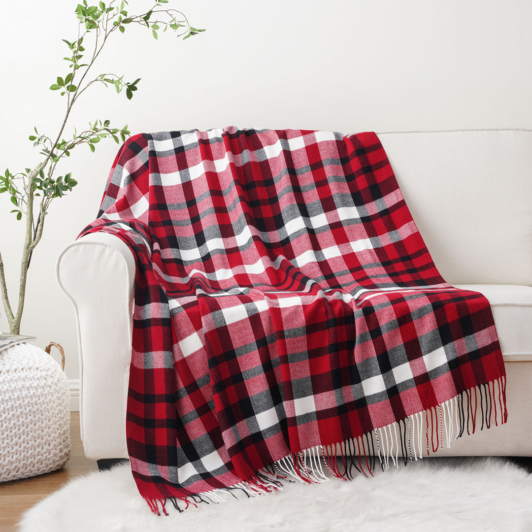 Red and Black Blanket Ideas: Cozy Boldness with a Dash of Dazzling Style