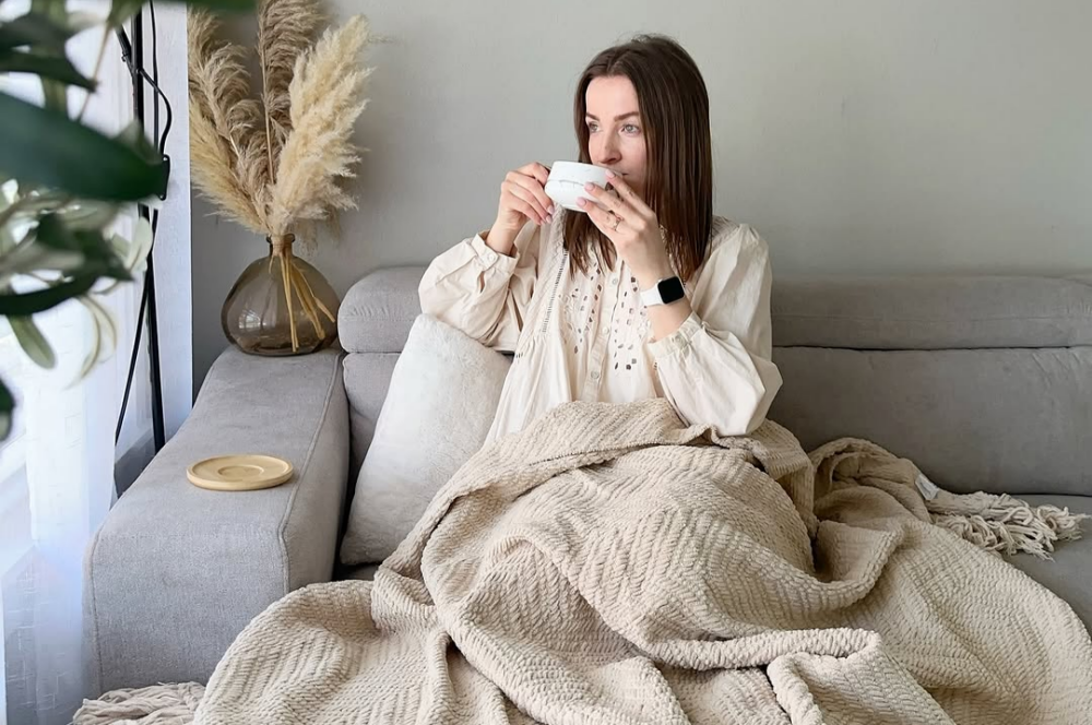 Can You Sleep with a Throw Blanket Instead of a Comforter?