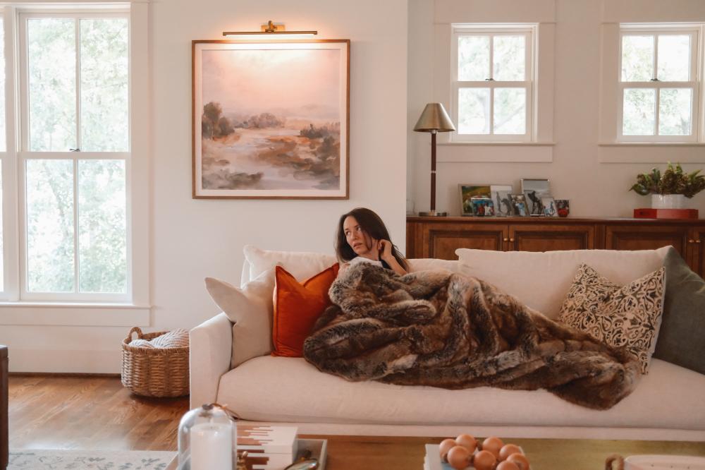 The Best Way to Use a Faux Fur Blanket in an Air-Conditioned Room