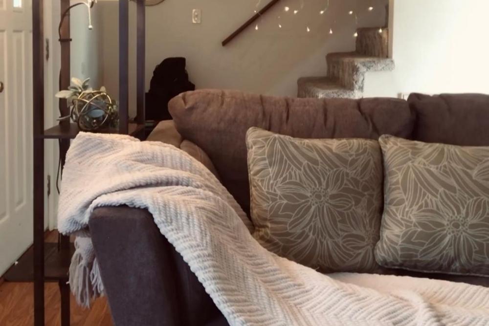 Summer Bedding Refresh: Lightweight Knit Blankets for Your Home