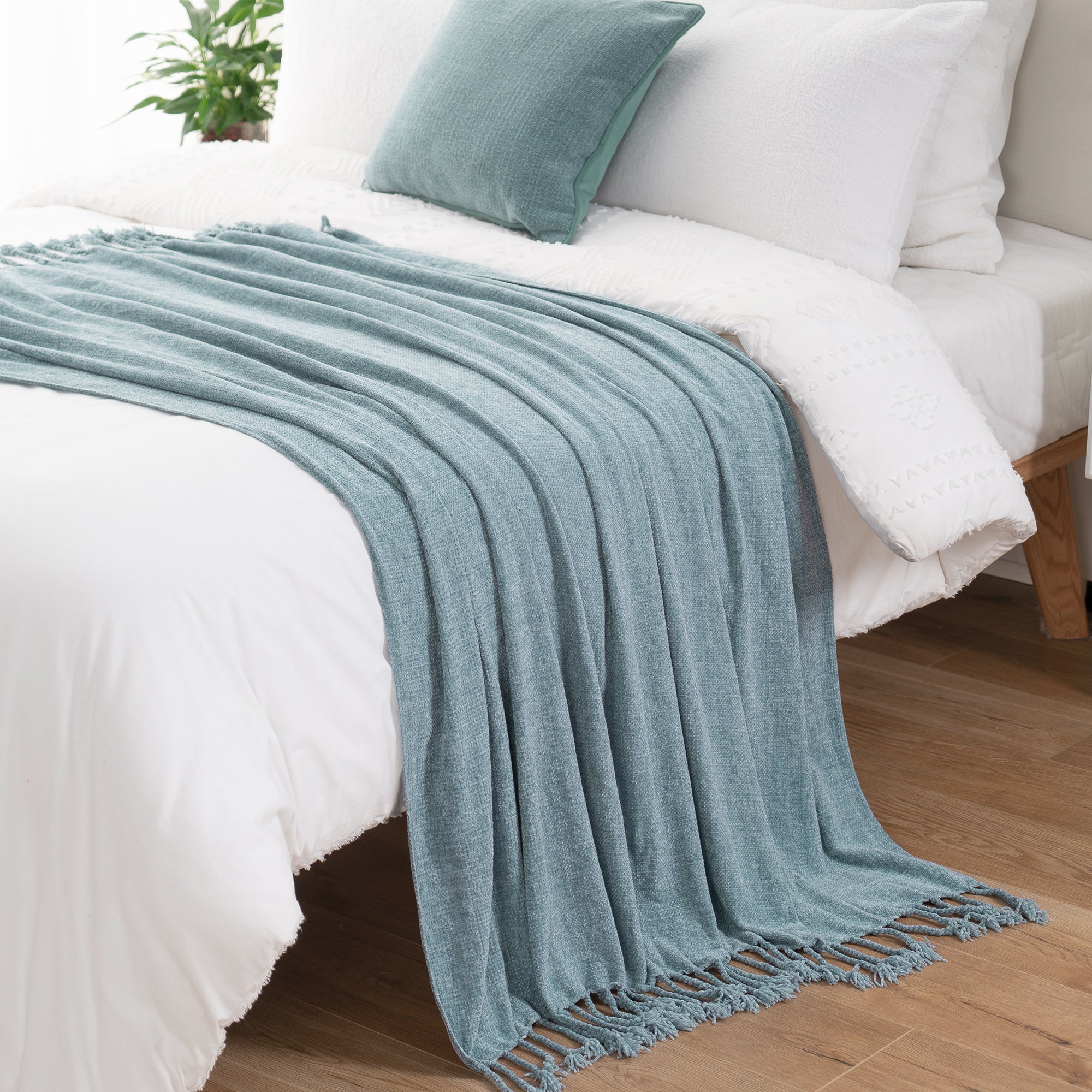 Decorative Fringe Velvety Throw