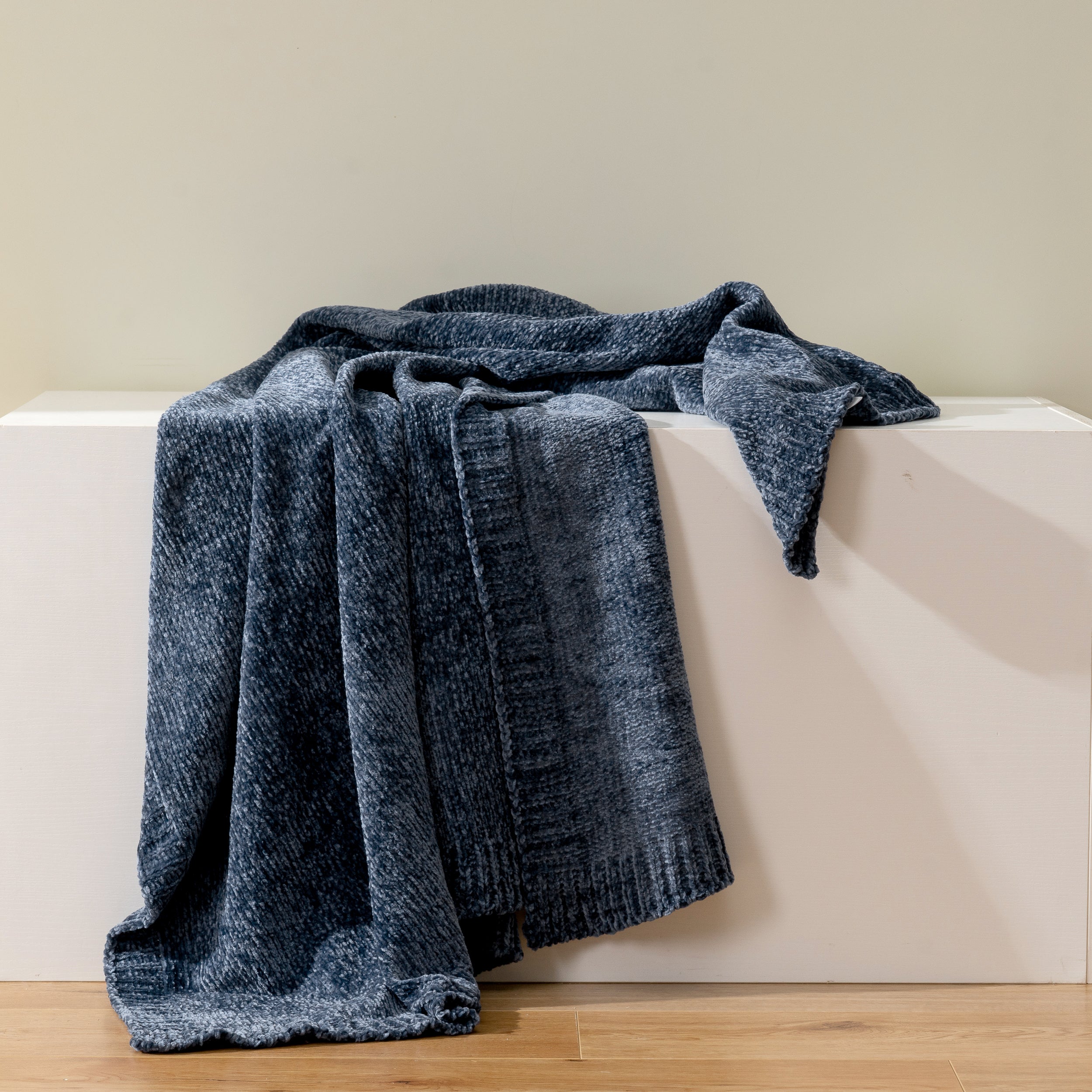 Couverture en tricot chenille texturé