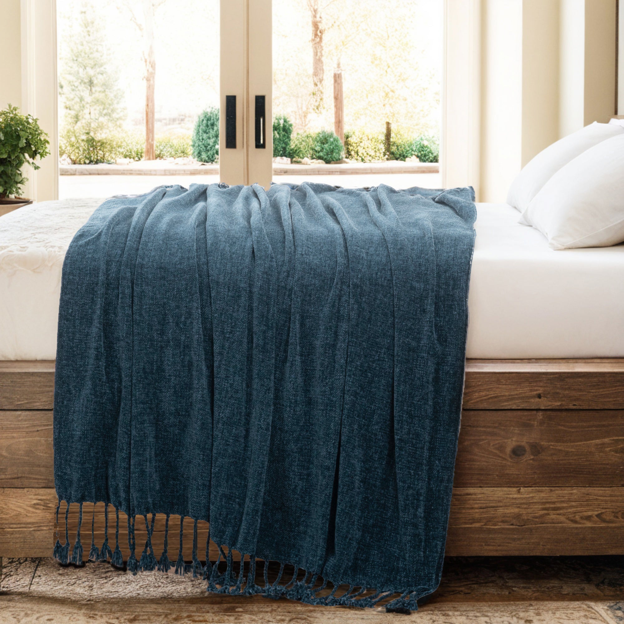Decorative Fringe Velvety Throw
