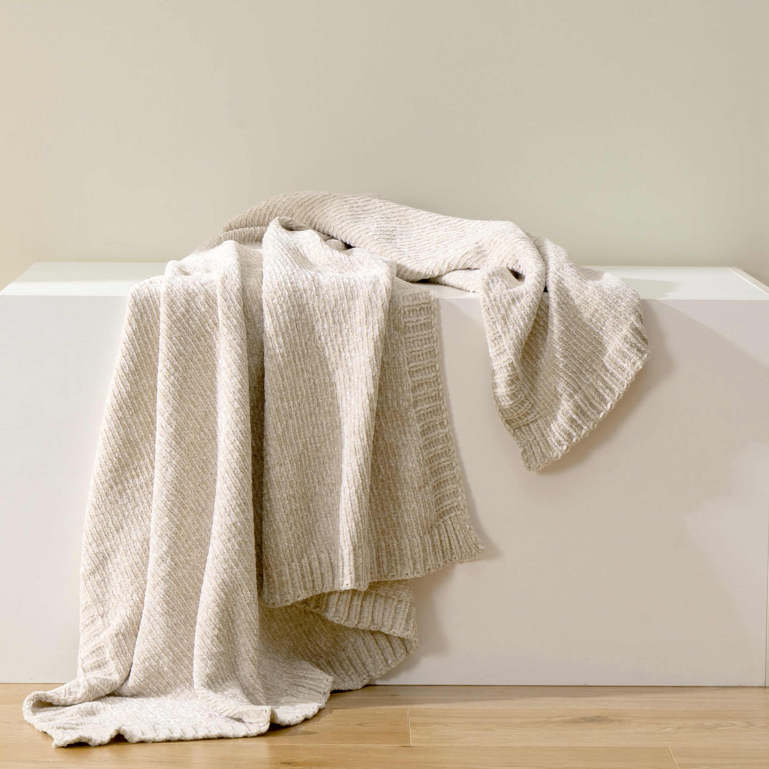 Couverture en tricot chenille texturé