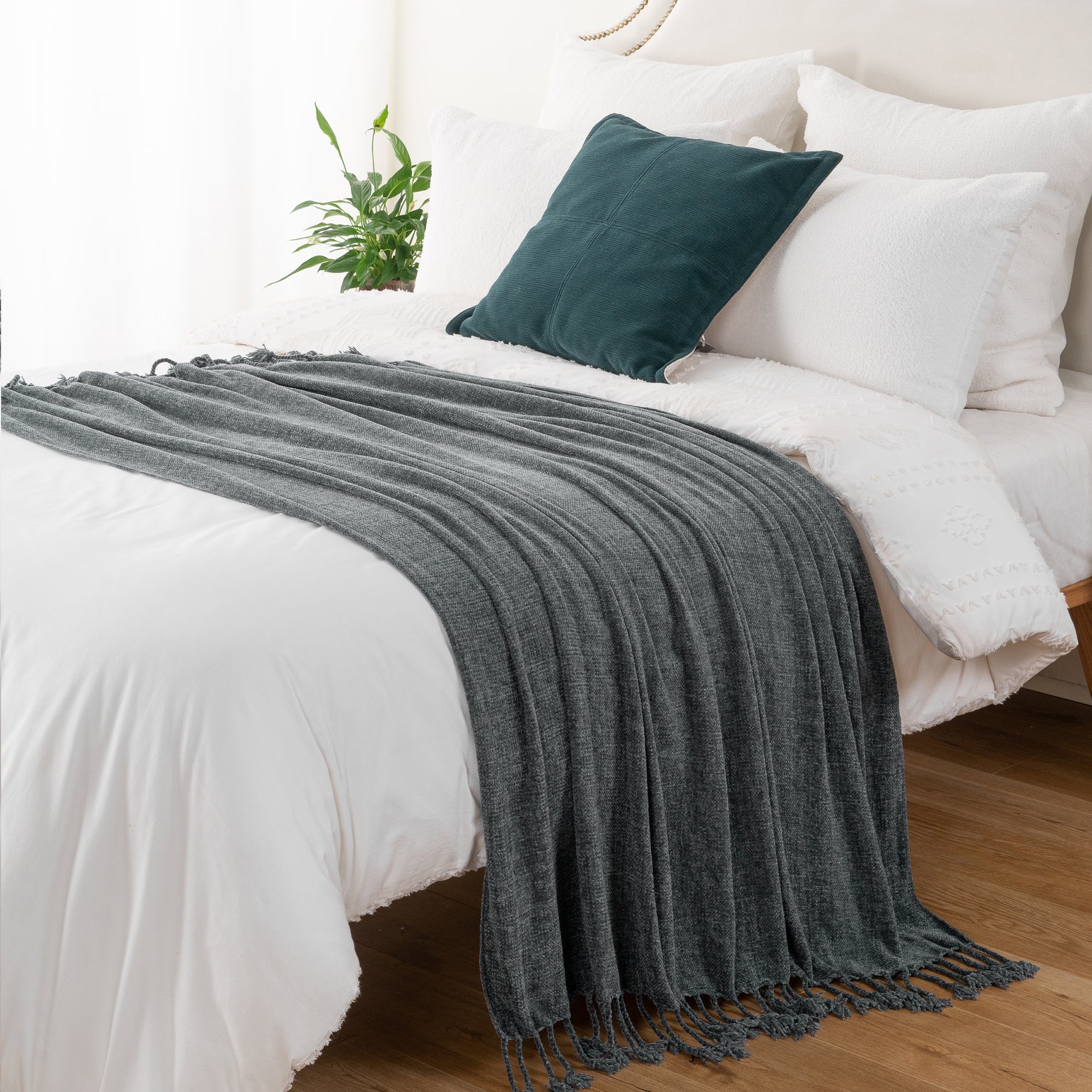 Decorative Fringe Velvety Throw