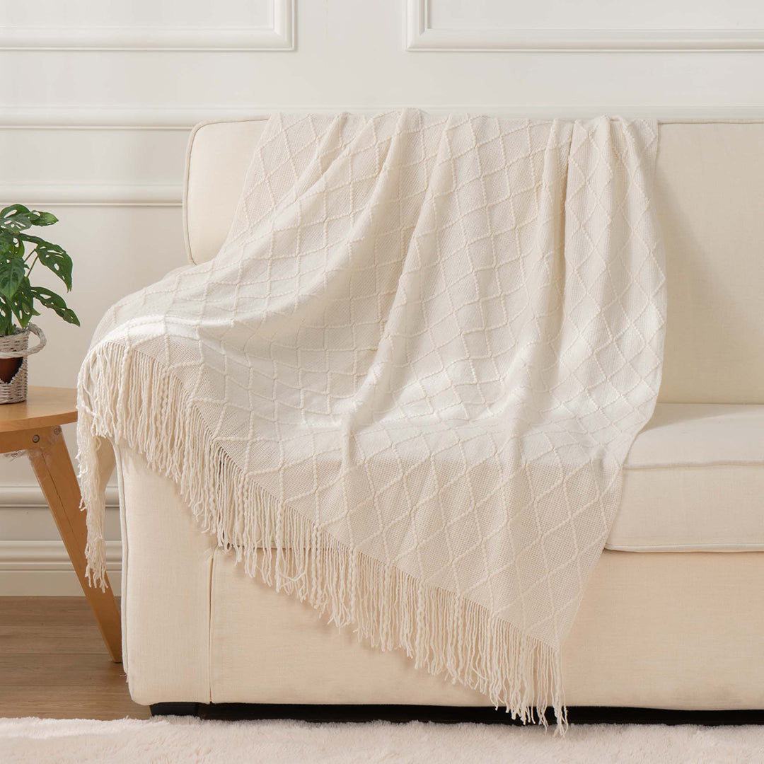 Diamond Fringe Throw | BATTILO HOME