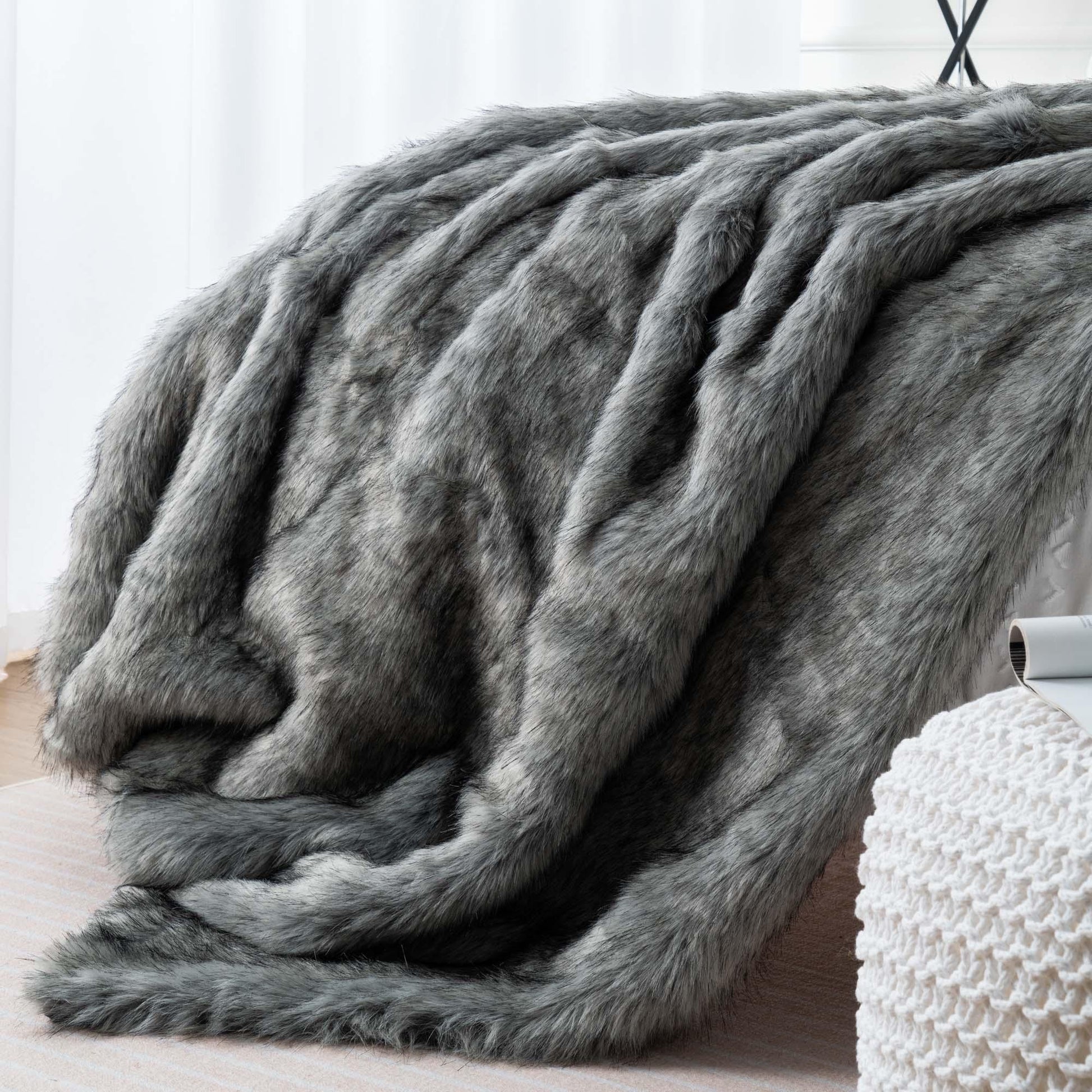 BATTILO HOME Luxury Black Faux Fur Throw Blanket, Large Cozy  Warm Fluffy Fur Blanket for Bed,Couch, Sofa, Chair, Black Fur Throws with  Long Pile, 60x80 : Home & Kitchen